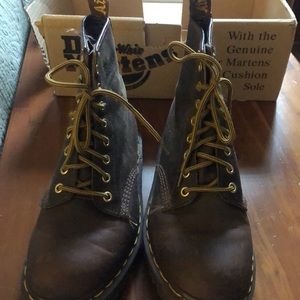 Dr.  Marten Boots